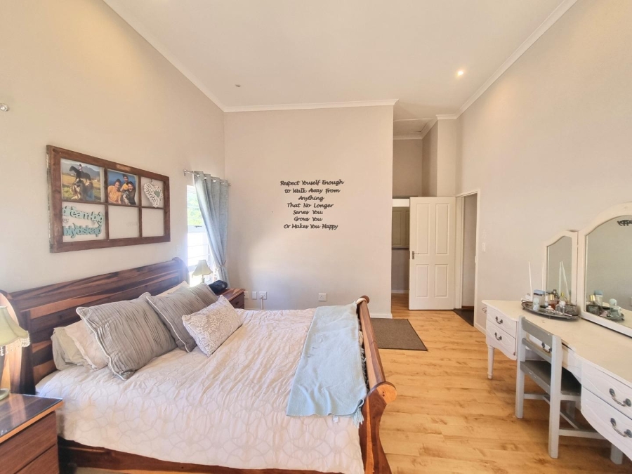 3 Bedroom Property for Sale in Sandbaai Western Cape